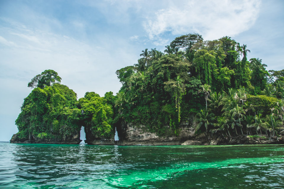 luxury yacht vacations in bocas del toro panama