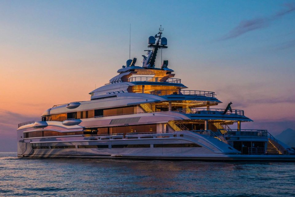 what does it cost to charter a mega yacht