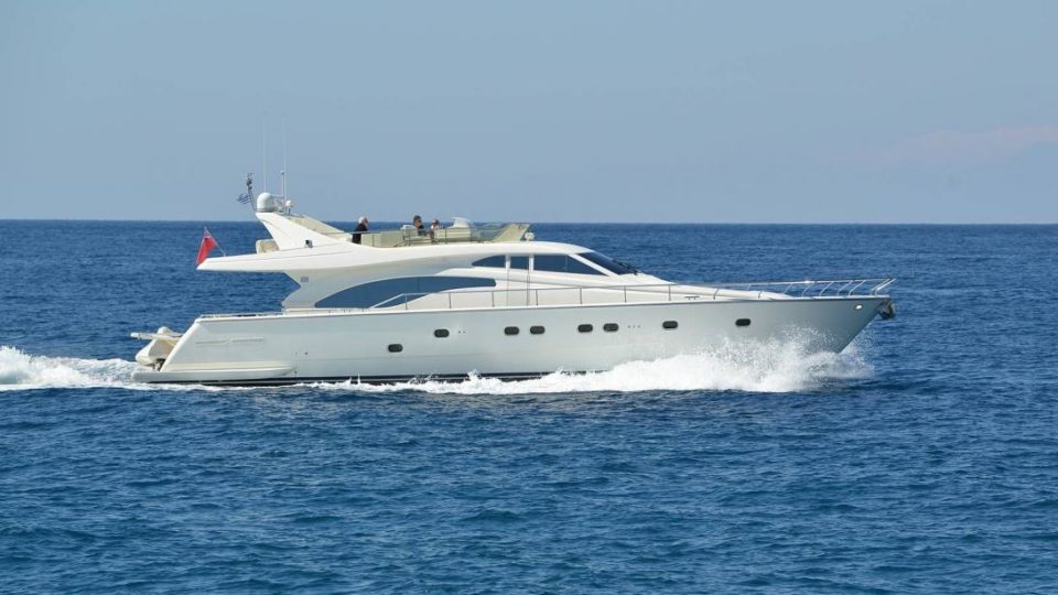 80 ft luxury yacht