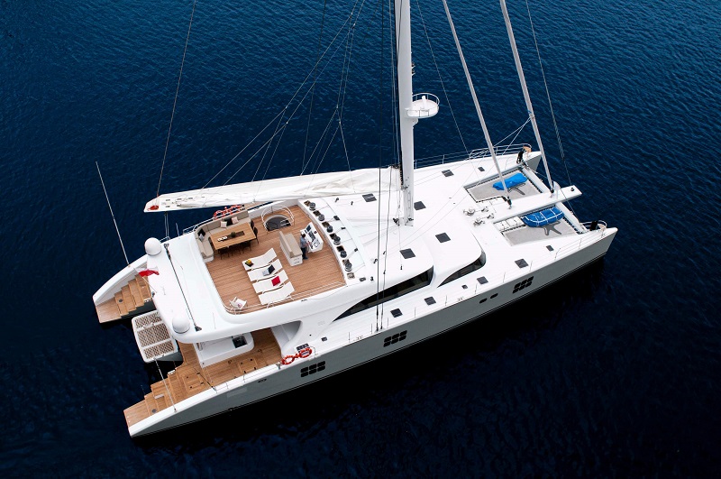 10 person yacht charter