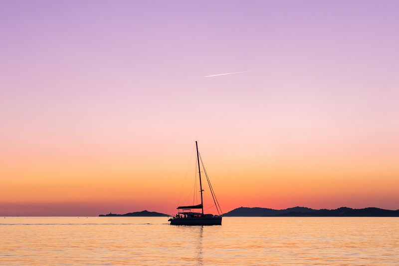 sailing yacht upwind