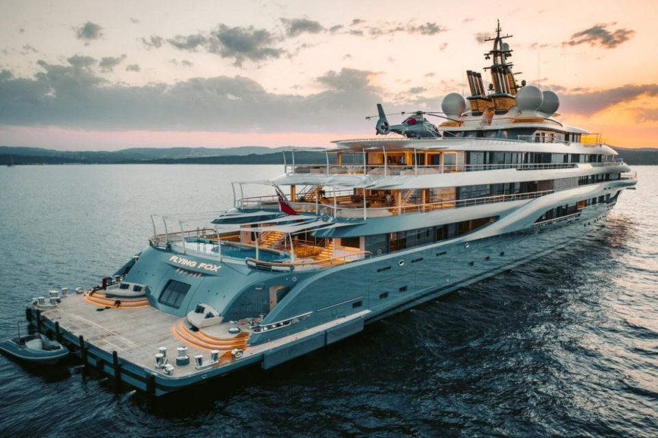 celebrities with luxury yachts