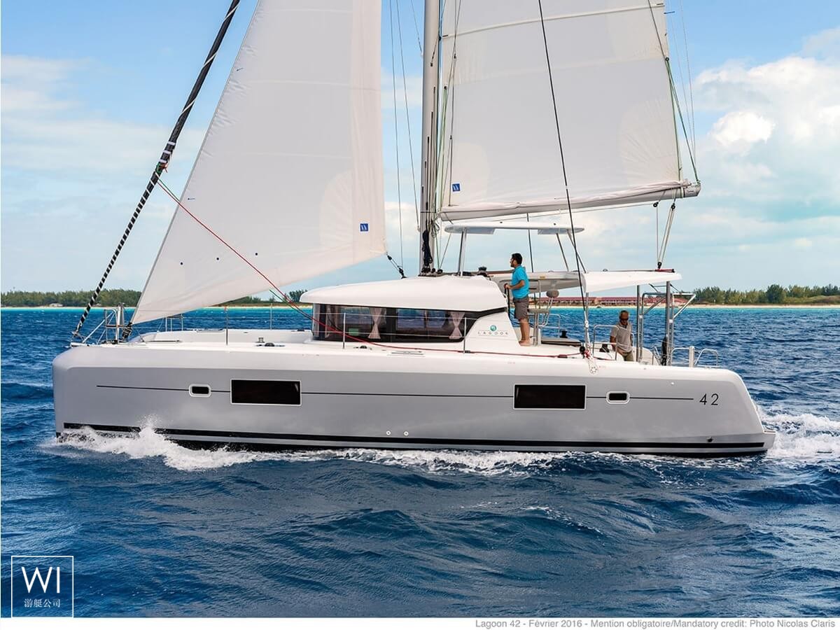  Lagoon 42 with Watermaker Exterior 1