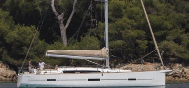  Dufour 460 with Watermaker Exterior 4