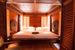 MAHA BHETRA   Motoryacht Thai-crafted wooden hull Interior 6