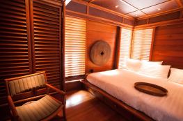 MAHA BHETRA   Motoryacht Thai-crafted wooden hull Interior 18